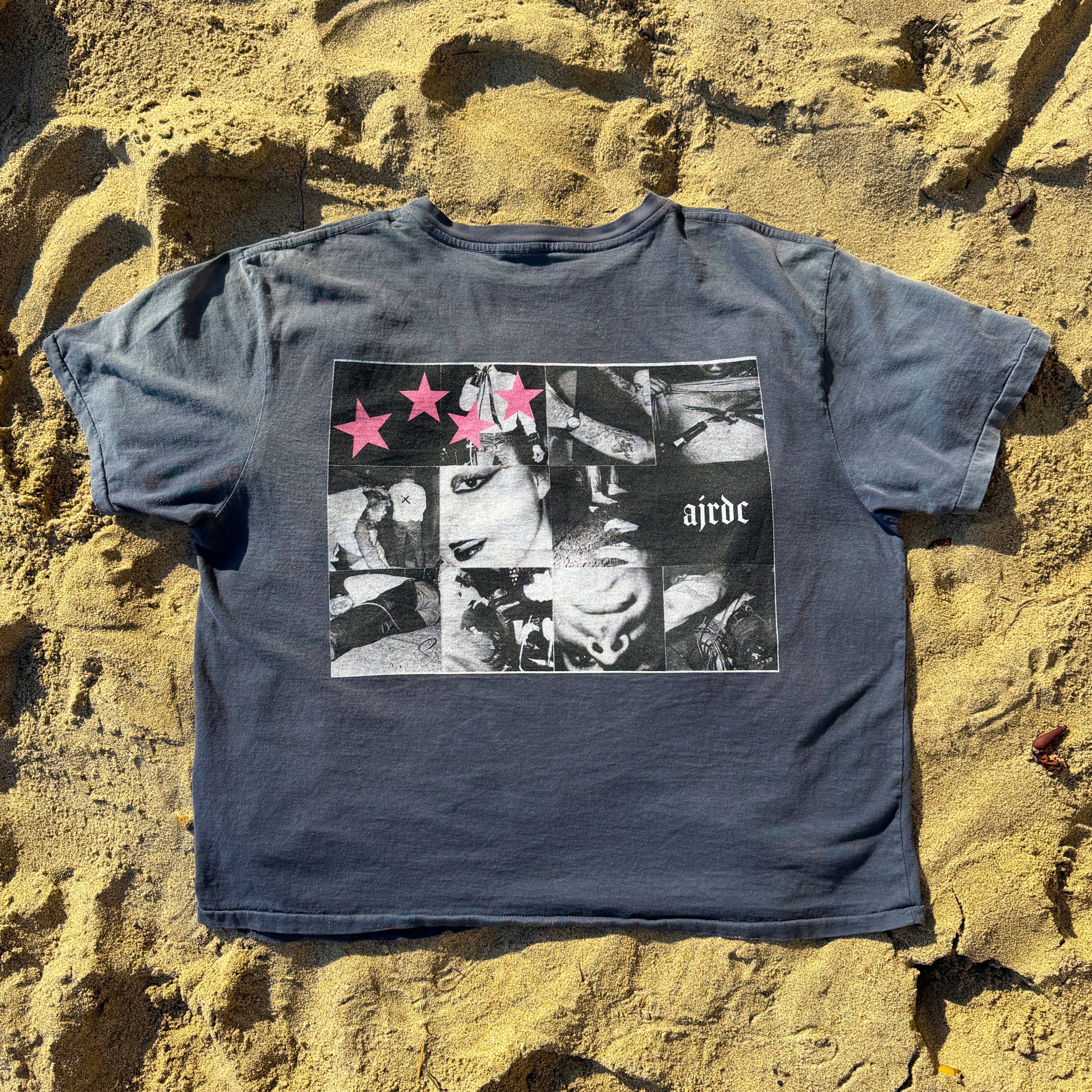 COLLAGE TEE