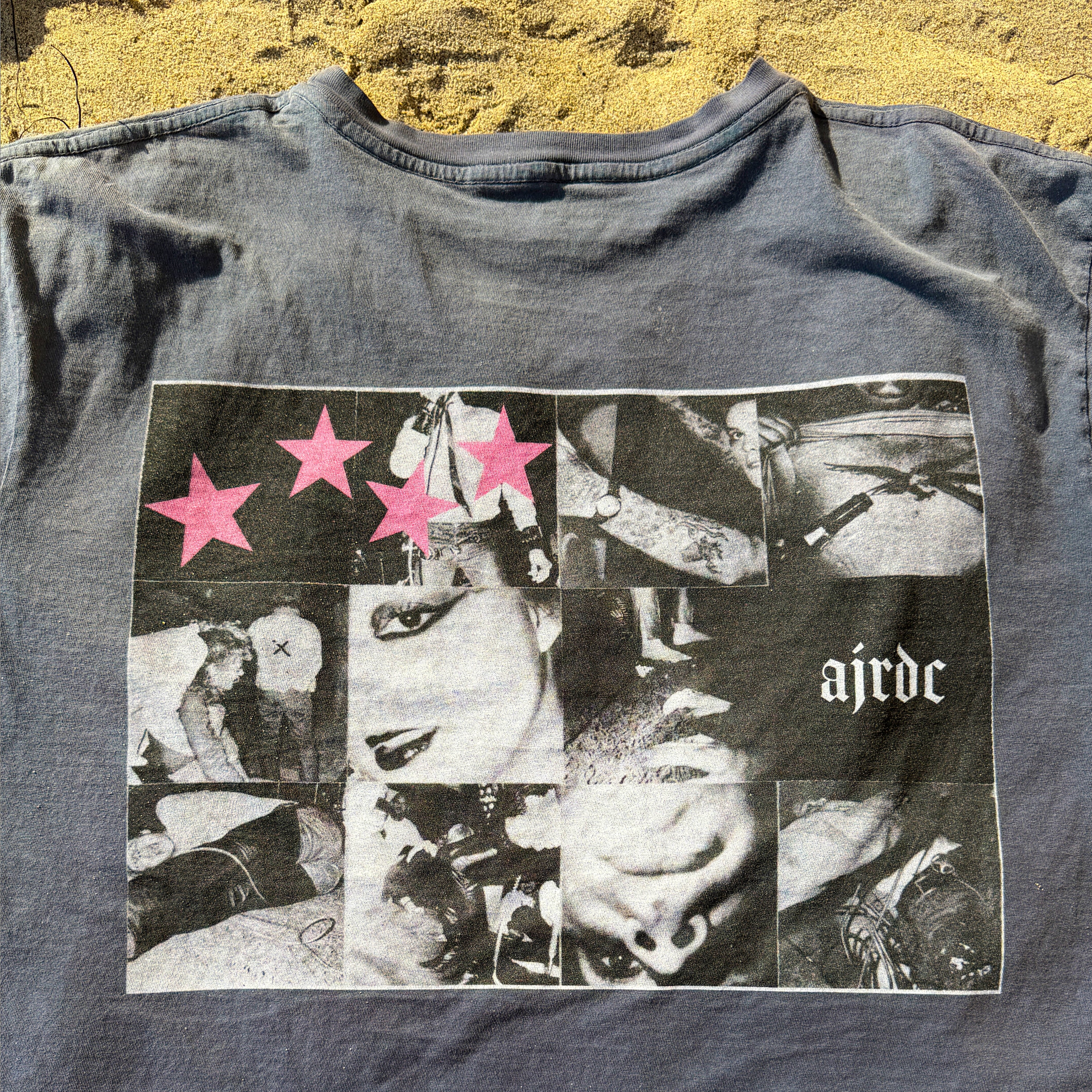 COLLAGE TEE